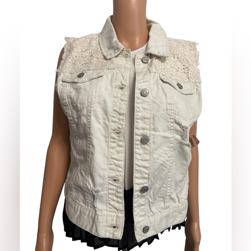 Mudd Off-White Vest with Crochet Accents